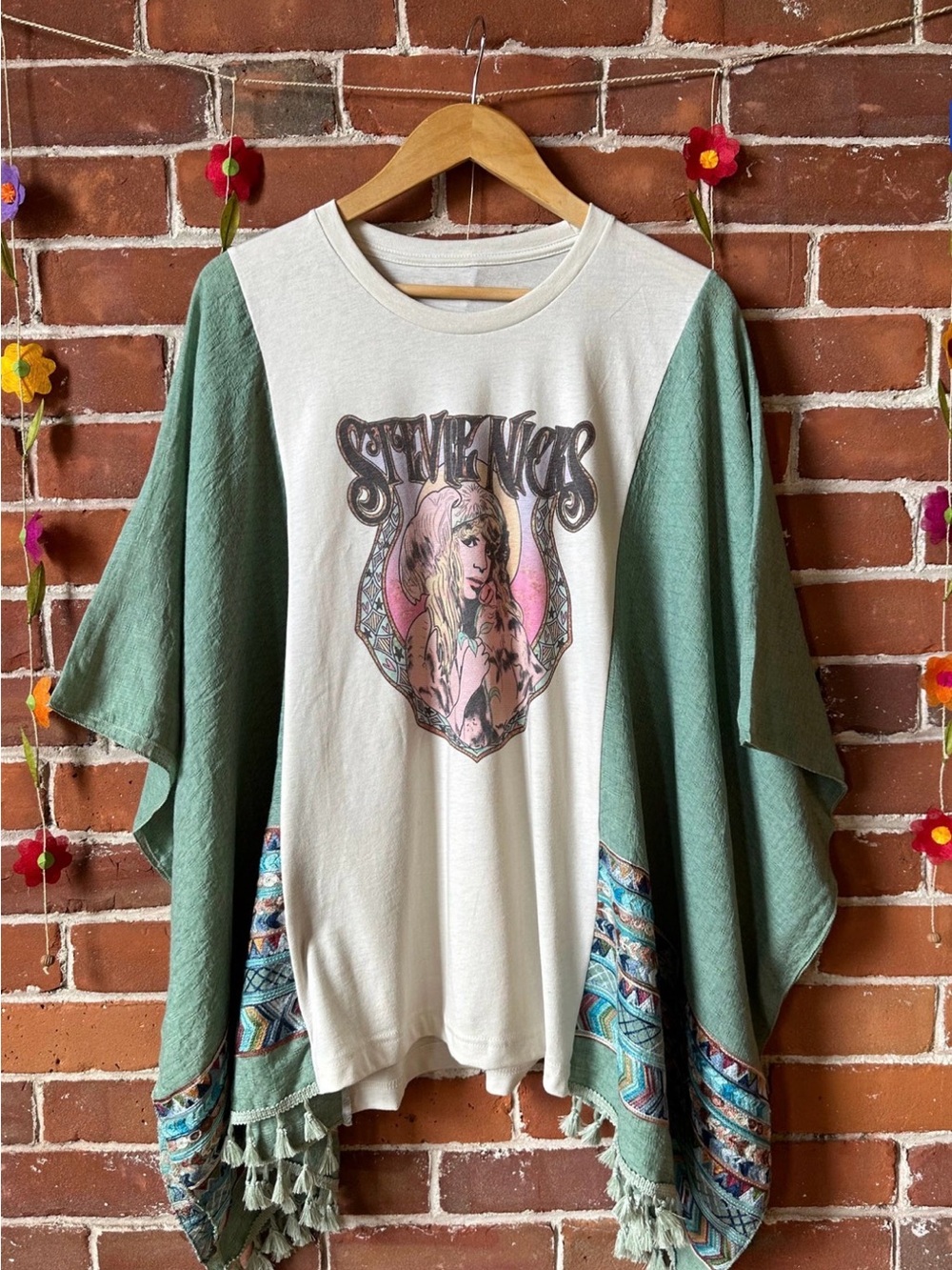 Unbranded Cream Graphic Raglan Tee with Sage Sleeves - Picture 5 of 5